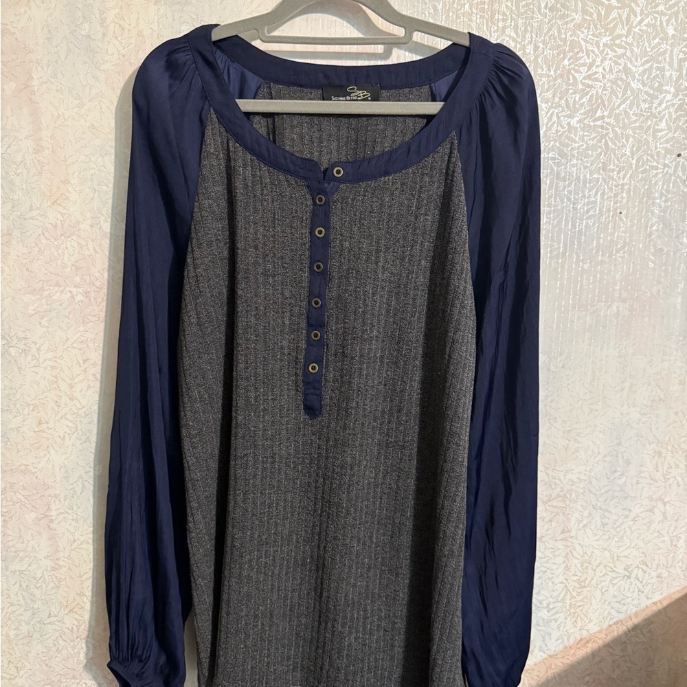 Suzanne‎ Betro Weekend Navy and Gray Button-Front Long Sleeved Blouse, Sz Lg